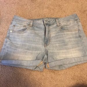 Light wash American eagle shorts